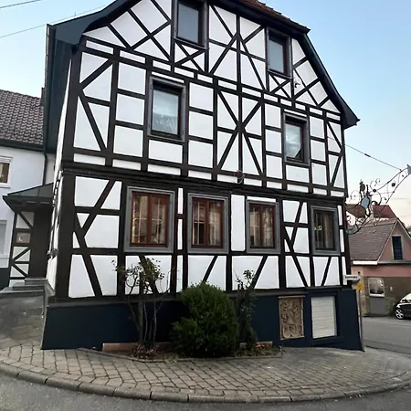 Krone بيت ضيافة